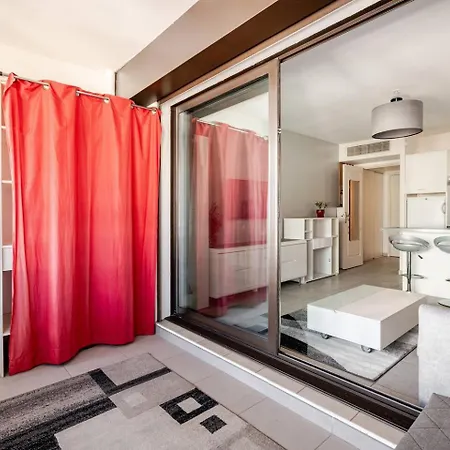 Juan-les-pins Moderne Studio, Sea View * Antibes