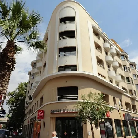 Juan-les-pins Moderne Studio, Sea View Apartment