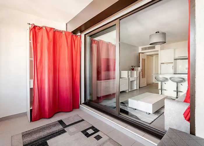 Juan-les-pins Moderne Studio, Sea View * Antibes